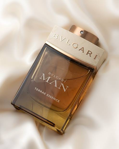 BVLGARI MAN TERRAE ESSENCE 3.4 EDP MAN + 15 ML EDP M ( GIFT SET )